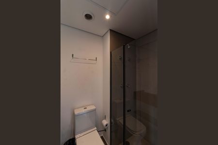 Banheiro de kitnet/studio para alugar com 1 quarto, 21m² em Perdizes, São Paulo