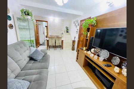 Casa à venda com 3 quartos, 120m² em Jardim Rizzo, São Paulo