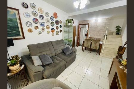 Casa à venda com 3 quartos, 120m² em Jardim Rizzo, São Paulo