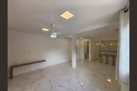 Sala de apartamento para alugar com 1 quarto, 75m² em Curicica, Rio de Janeiro