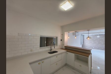 Cozinha de apartamento para alugar com 1 quarto, 75m² em Curicica, Rio de Janeiro