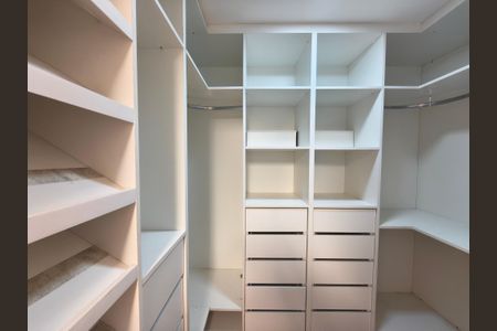 Apartamento para alugar com 75m², 1 quarto e sem vagaCloset - Suite