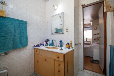 Apartamento à venda com 115m², 4 quartos e 1 vaga Apartamento à venda com 115m², 4 quartos e 1 vagaBanheiro Suite