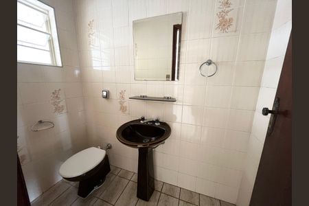 Casa à venda com 250m², 3 quartos e 3 vagasLavabo