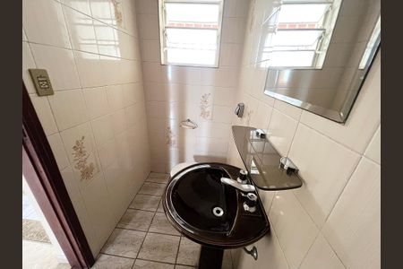 Casa à venda com 250m², 3 quartos e 3 vagasLavabo