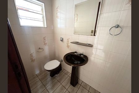 Lavabo de casa à venda com 3 quartos, 250m² em Vila Romero, São Paulo
