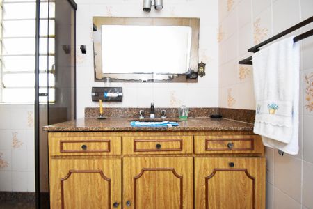 Casa para alugar com 350m², 3 quartos e 3 vagasbanheiro corredor