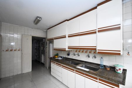 Casa para alugar com 350m², 3 quartos e 3 vagascozinha