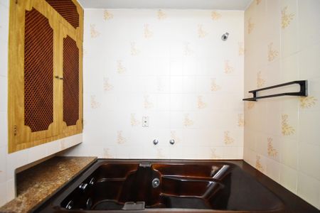 Casa para alugar com 350m², 3 quartos e 3 vagasbanheiro corredor