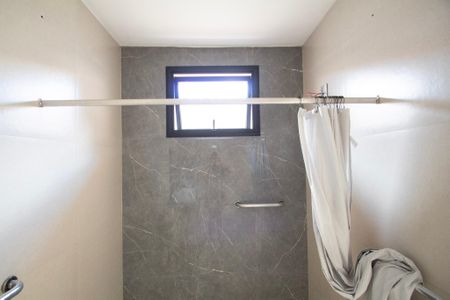 Casa para alugar com 170m², 3 quartos e 4 vagasBanheiro Suíte 