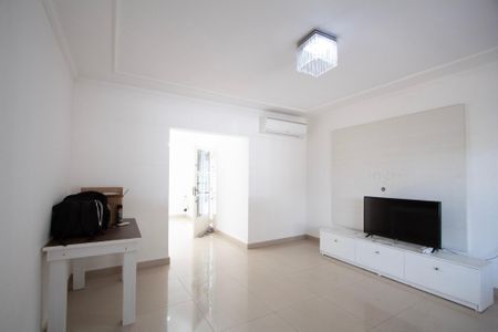 Casa para alugar com 170m², 3 quartos e 4 vagasSala