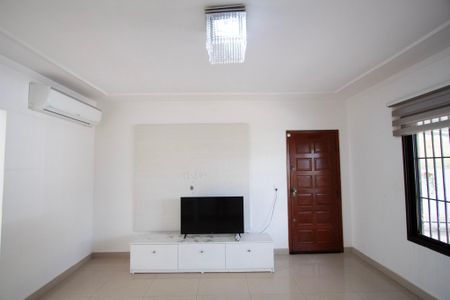 Casa para alugar com 170m², 3 quartos e 4 vagasSala