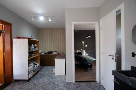 Casa para alugar com 170m², 3 quartos e 4 vagasEscritório 