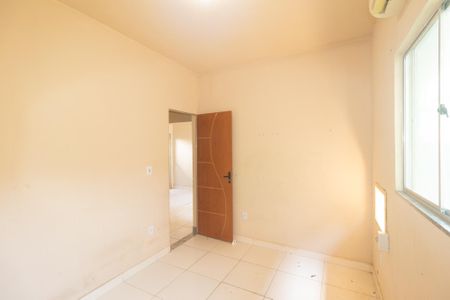 Quarto 1 de casa para alugar com 2 quartos, 55m² em Santa Cruz, Rio de Janeiro