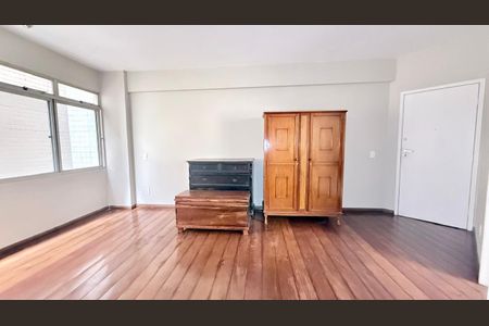 Apartamento à venda com 2 quartos, 70m² em Santo Antônio, Belo Horizonte