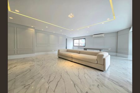 Apartamento para alugar com 228m², 4 quartos e 4 vagasSala