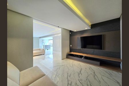 Apartamento para alugar com 228m², 4 quartos e 4 vagasSala de TV