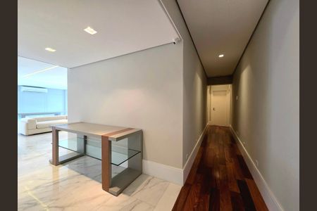 Apartamento para alugar com 228m², 4 quartos e 4 vagasCorredor Suítes