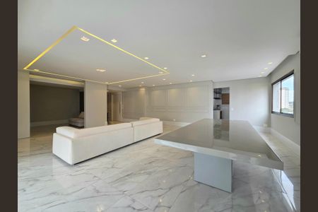 Apartamento para alugar com 228m², 4 quartos e 4 vagasSala