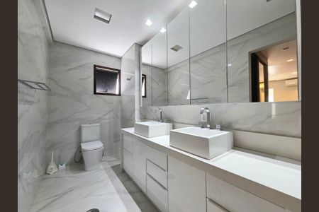 Apartamento para alugar com 228m², 4 quartos e 4 vagasBanheiro da Suíte 3