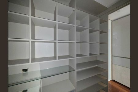 Apartamento para alugar com 228m², 4 quartos e 4 vagasCloset da Suíte 3