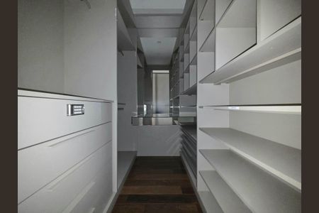 Apartamento para alugar com 228m², 4 quartos e 4 vagasCloset da Suíte 3