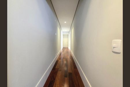 Apartamento para alugar com 228m², 4 quartos e 4 vagasCorredor Suítes
