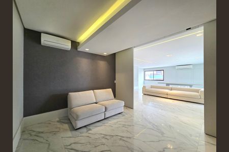 Apartamento para alugar com 228m², 4 quartos e 4 vagasSala de TV