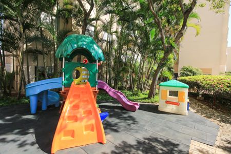 Apartamento à venda com 66m², 3 quartos e 2 vagasÁrea comum - Playground