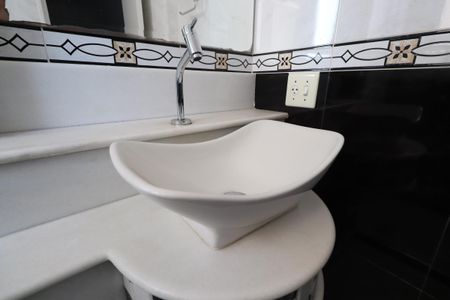 Apartamento à venda com 66m², 3 quartos e 2 vagasBanheiro da Suíte
