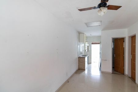 Sala de casa de condomínio para alugar com 2 quartos, 56m² em Campo Grande, Rio de Janeiro