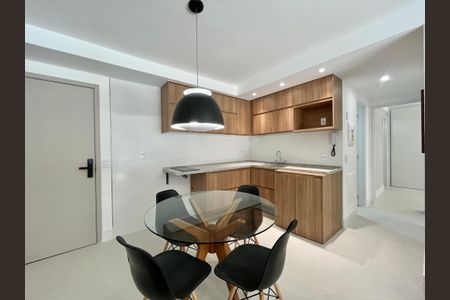 Apartamento para alugar com 65m², 2 quartos e 1 vagaCozinha 