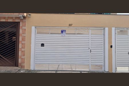 Casa para alugar com 125m², 2 quartos e 4 vagas Casa para alugar com 125m², 2 quartos e 4 vagasFachada
