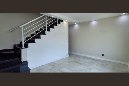 Casa para alugar com 125m², 2 quartos e 4 vagas Casa para alugar com 125m², 2 quartos e 4 vagasSala