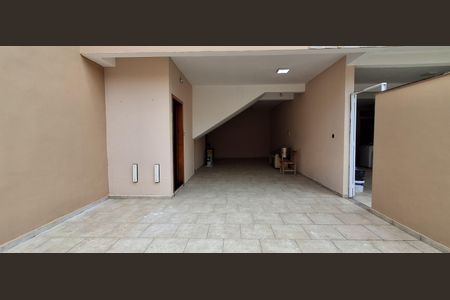 Casa para alugar com 125m², 2 quartos e 4 vagas Casa para alugar com 125m², 2 quartos e 4 vagasGaragem