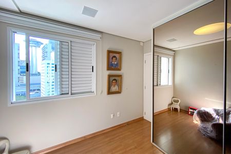 Apartamento à venda com 100m², 3 quartos e 2 vagasQuarto 2