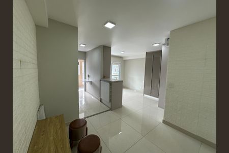 Sala de apartamento para alugar com 1 quarto, 42m² em Empresarial 18 do Forte, Barueri