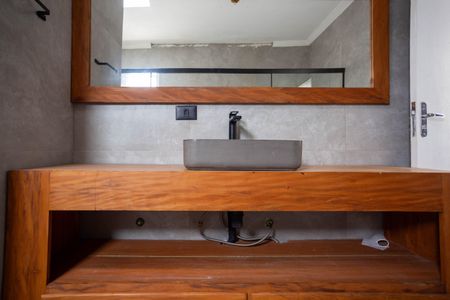 Casa para alugar com 250m², 3 quartos e 3 vagas Casa para alugar com 250m², 3 quartos e 3 vagasBanheiro da Suíte 1