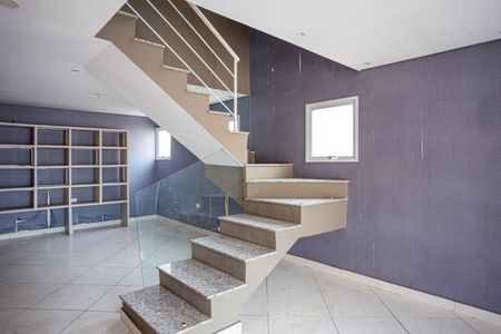 Casa para alugar com 250m², 3 quartos e 3 vagas Casa para alugar com 250m², 3 quartos e 3 vagasSala