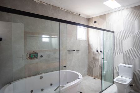 Casa para alugar com 250m², 3 quartos e 3 vagas Casa para alugar com 250m², 3 quartos e 3 vagasBanheiro da Suíte 1