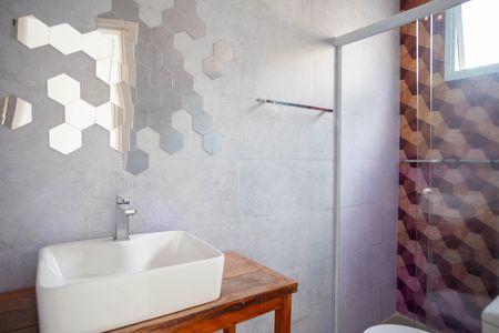 Casa para alugar com 250m², 3 quartos e 3 vagas Casa para alugar com 250m², 3 quartos e 3 vagasBanheiro da Suíte 2