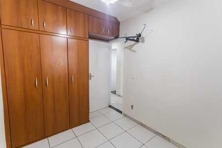 Apartamento à venda com 70m², 4 quartos e 1 vagaQuarto 2