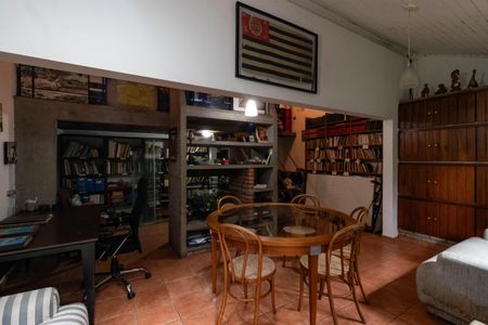 Casa para alugar com 598m², 4 quartos e 3 vagasEdícula