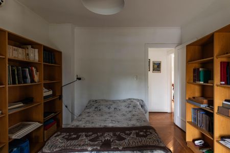 Casa para alugar com 598m², 4 quartos e 3 vagasQuarto 2