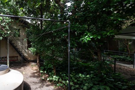 Casa para alugar com 598m², 4 quartos e 3 vagasQuintal