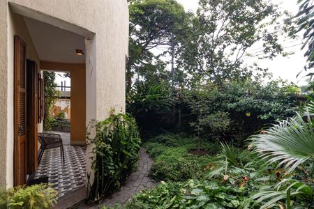 Casa para alugar com 598m², 4 quartos e 3 vagasEntrada