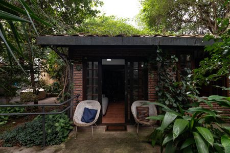 Casa para alugar com 598m², 4 quartos e 3 vagasQuintal