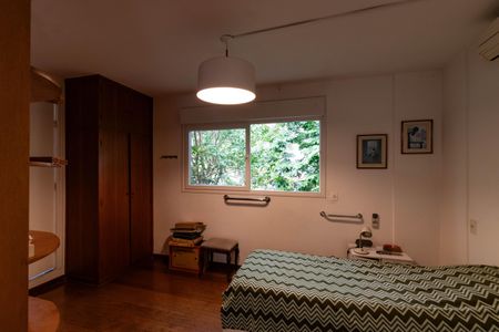 Casa para alugar com 598m², 4 quartos e 3 vagasSuíte