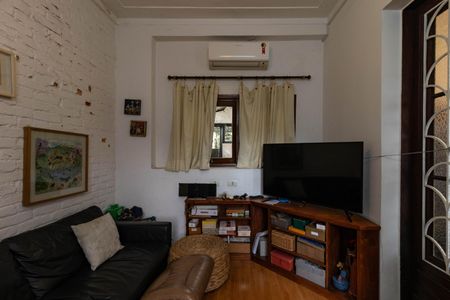 Casa para alugar com 598m², 4 quartos e 3 vagasSala de TV