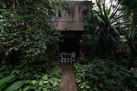 Casa para alugar com 598m², 4 quartos e 3 vagasQuintal